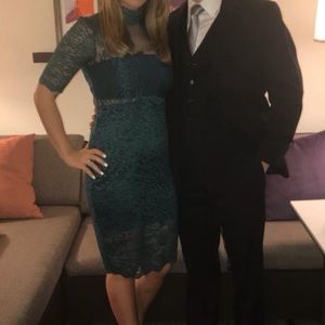 FLATTERING Express Lace Dress!